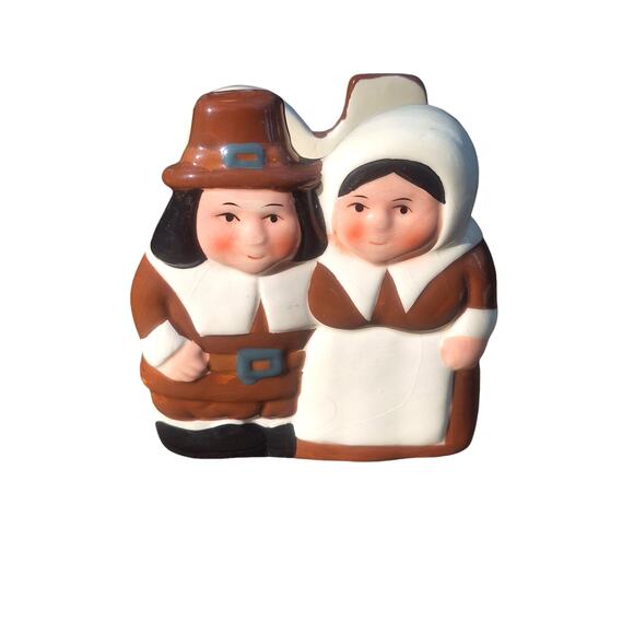 Vtg Publix Pilgrim Couple Napkin Holder 5x4 Inches Tall Table Decor Boxed - Picture 1 of 6